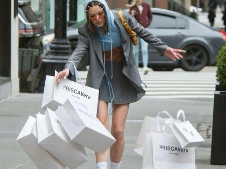 Тревожные покупки: как шопинг заполняет пустоту внутри