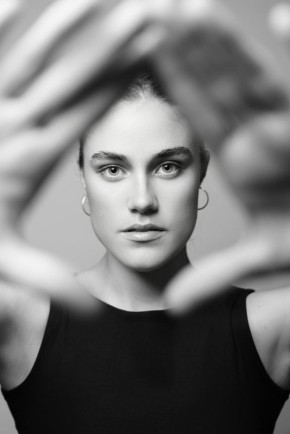 Как узнать, что он вас любит и боится потерять?