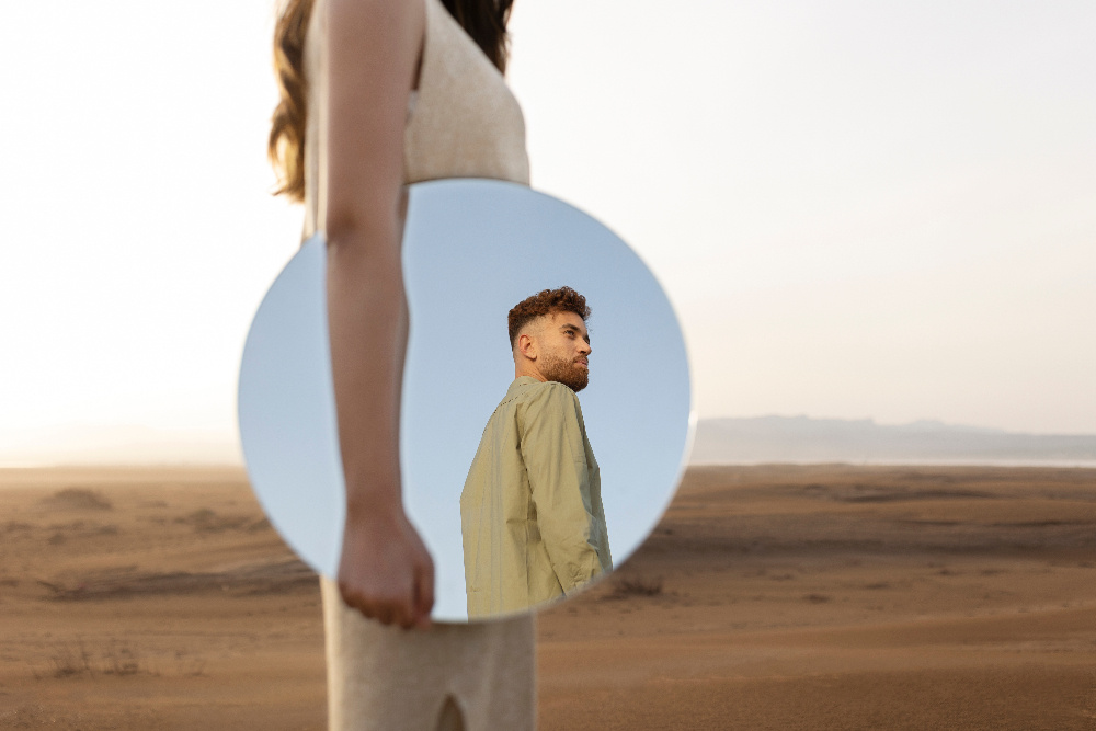 Психология манипуляции: как контроль становится зависимостью