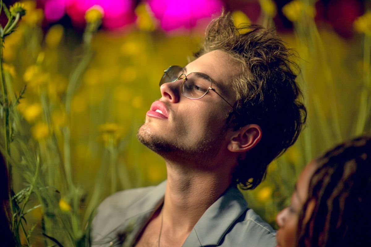 Когда реальность перевернута: как нарцисс управляет вашей жизнью