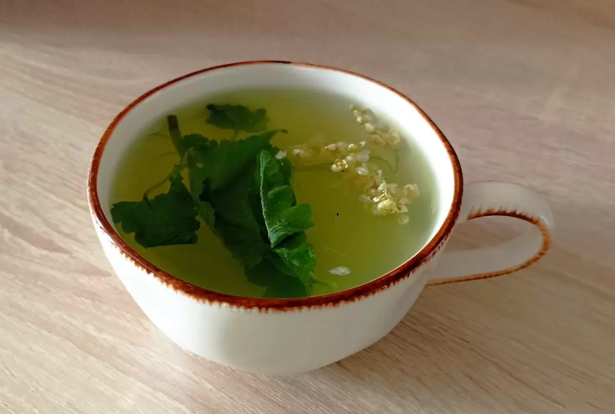 Как напитки помогают справиться с тревожностью: советы нутрициолога