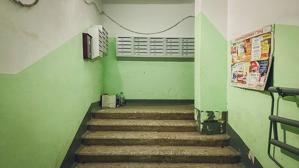 Как справиться с захламлённым подъездом и избежать штрафов